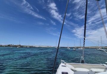 Vie à Bord : Votre Cocoon Flottant au Cœur de la Bretagne