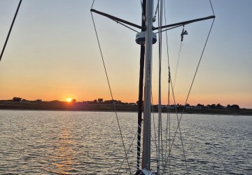 votre spécialiste des croisières privatives en catamaran au départ de Port Haliguen