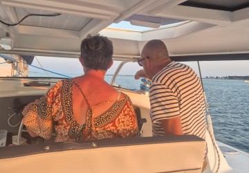 Réunir toute sa tribu pour une même activité de vacances relève parfois du casse-tête. Entre les envies d'action des plus jeunes, le besoin de déconnexion des parents et le désir de confort des grands-parents, trouver le juste équilibre est un art. E
