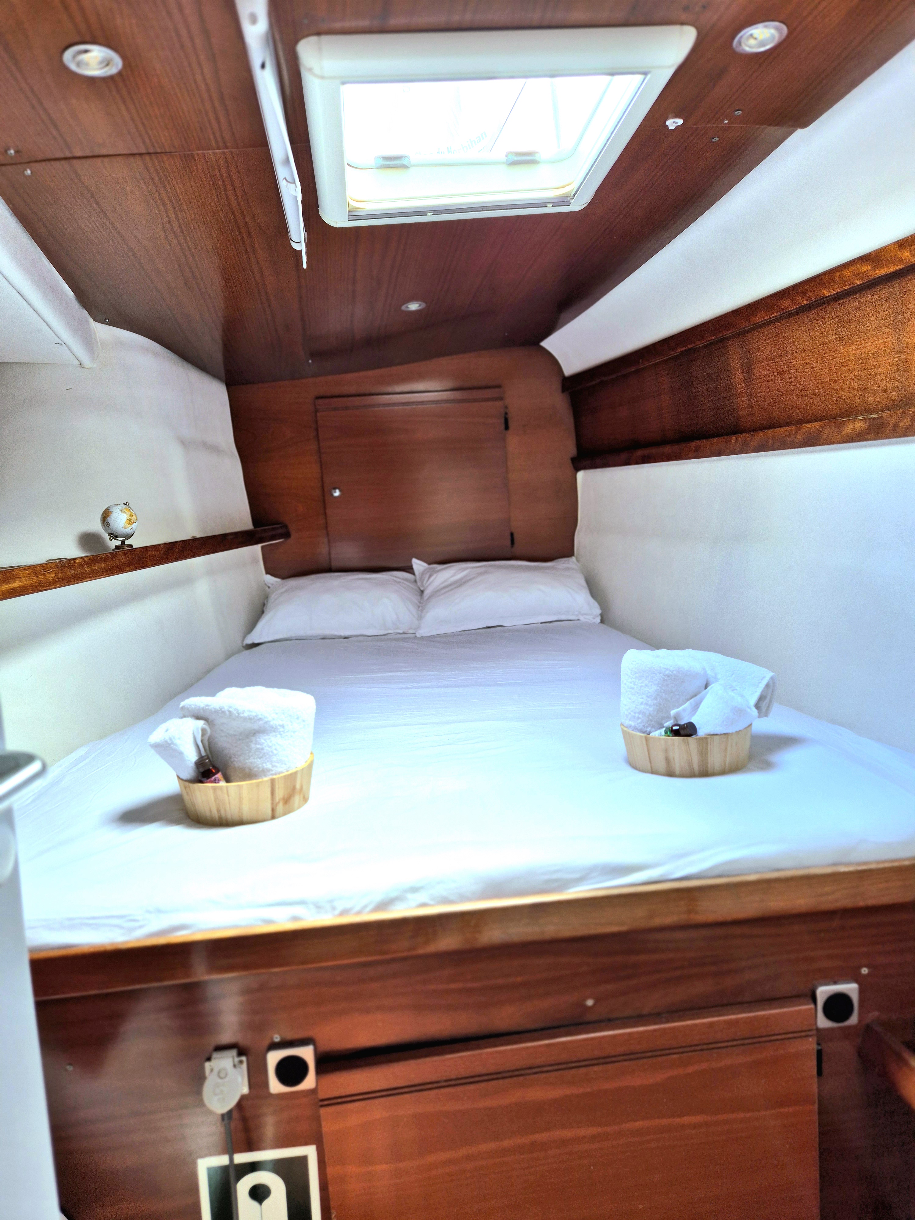 Carré du catamaran Bahia 46 